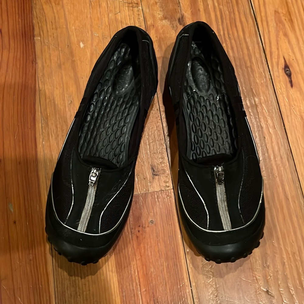 Ladies Privo brand slip on shoes,casual, canvas with silver trim, rubber sole